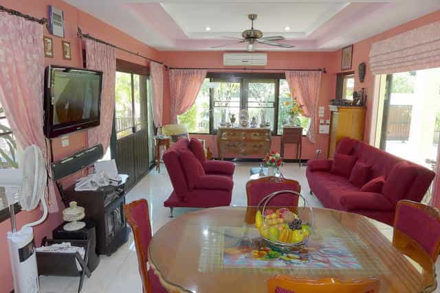 σπίτι σε Ban Noen Banphot, Τσον Μπούρι 10037400