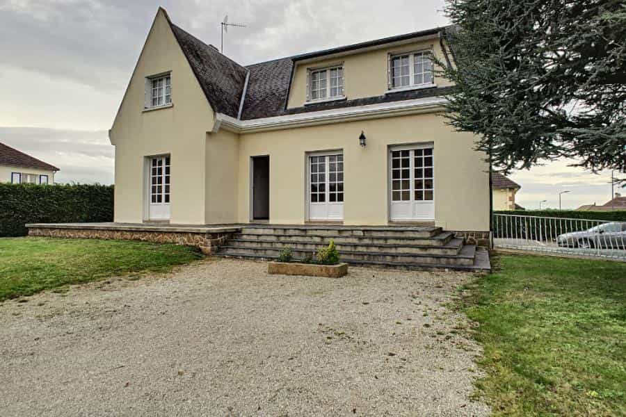 rumah dalam Parigny, Normandie 10038515