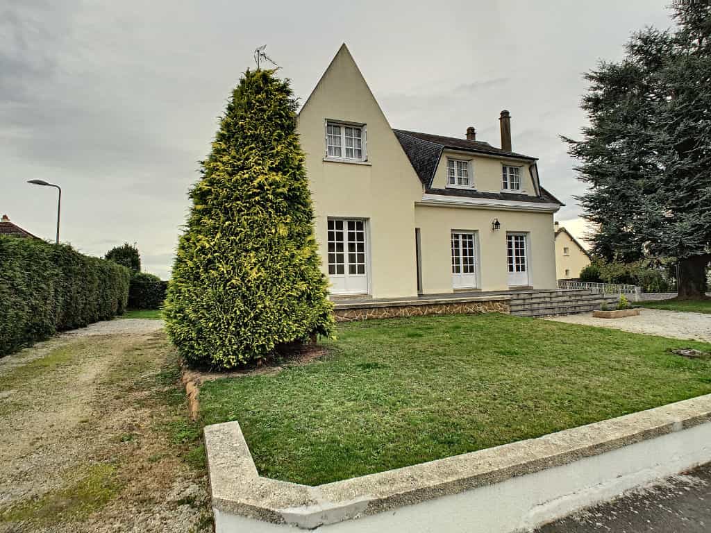 rumah dalam Parigny, Normandie 10038515