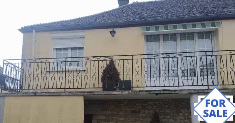 بيت في Saint-Germain-du-Corbeis, Orne 10038561