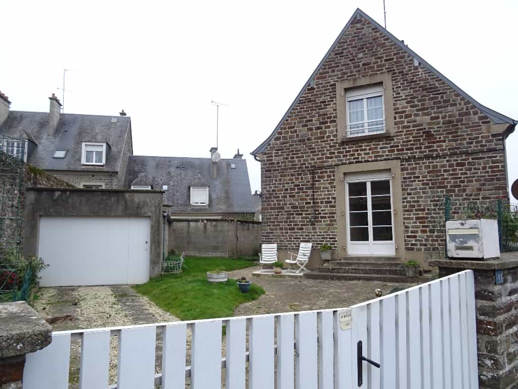 Huis in Saint-Hilaire-du-Harcouet, Manche 10038667