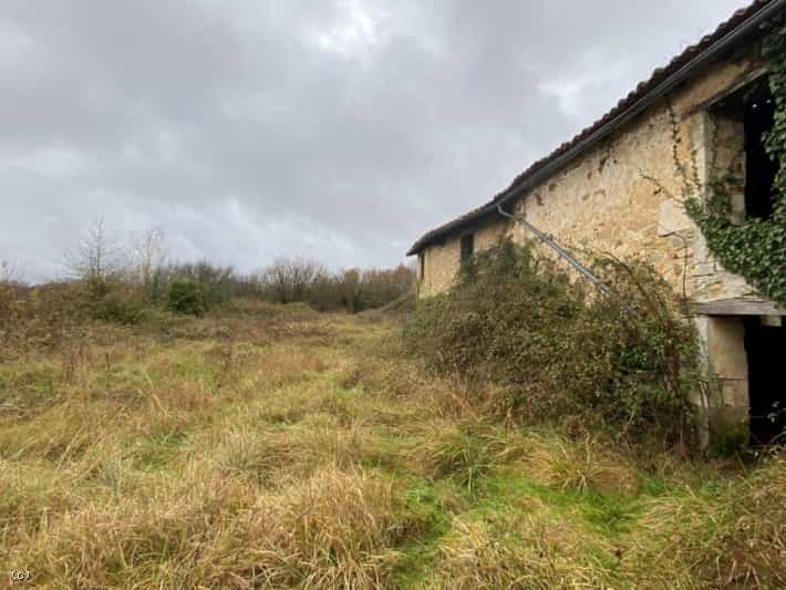 House in Champagne-Mouton France,  10038708