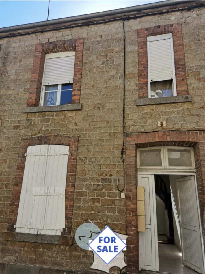 Hus i La Ferte-Mace, Normandie 10038721