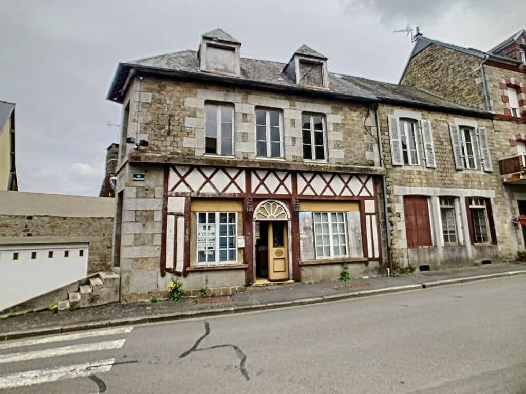 Dom w Sainte-Marie-du-Bois, Normandia 10038812