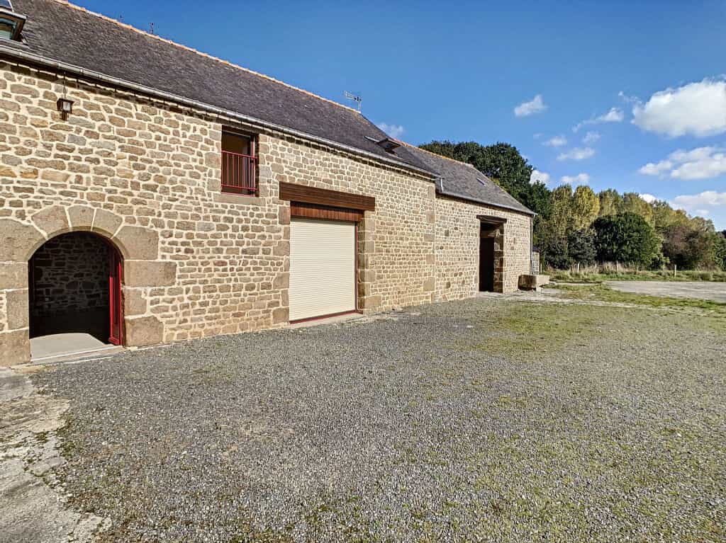 House in Louvigne-du-Desert, Bretagne 10038875