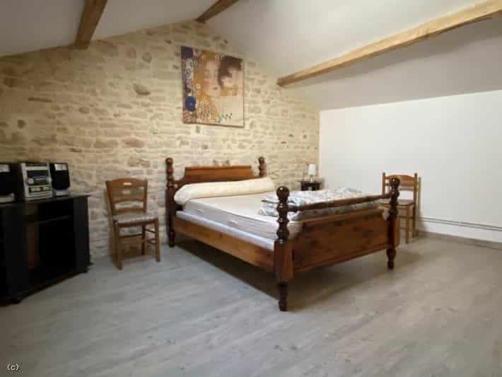 بيت في Condac, Charente 10038984