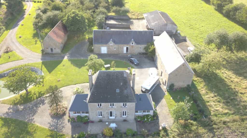 Rumah di Jullouville-les-Pins, Normandia 10039016