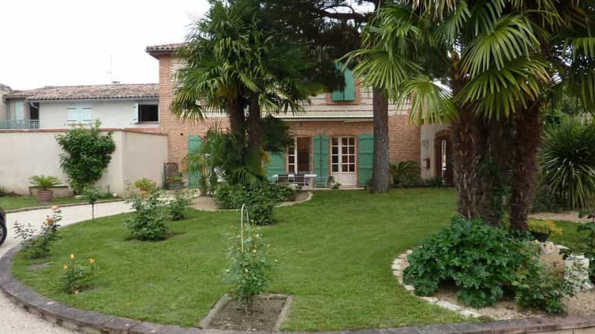 House in Castelsarrasin, Occitanie 10039123