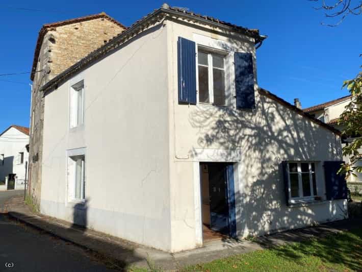 Hus i Beaulieu-sur-Sonnette, Nouvelle-Aquitaine 10039193