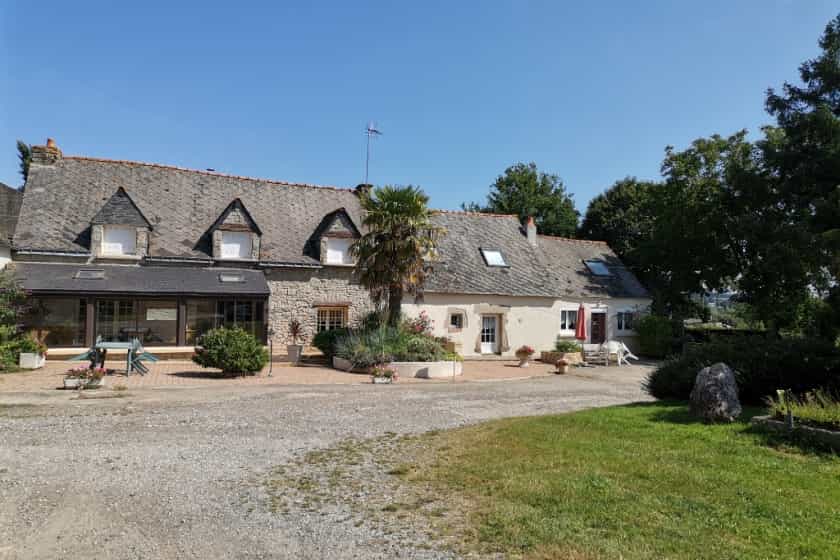 Rumah di Lanouee, Bretagne 10039207