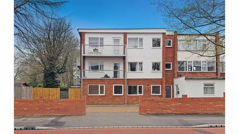 Condominium in Headington, Oxfordshire 10039255