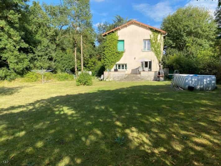 House in Cellefrouin, Nouvelle-Aquitaine 10039269