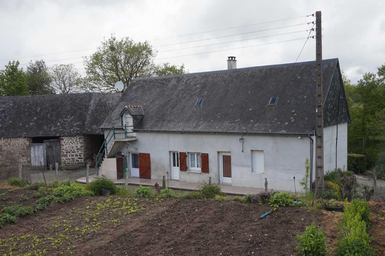 House in Champeon, Pays de la Loire 10039279