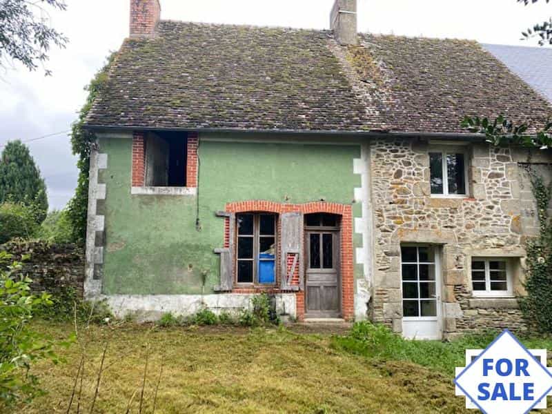 σπίτι σε Champfremont, Pays de la Loire 10039369