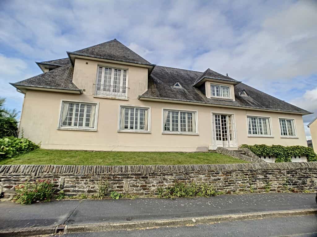 σπίτι σε Saint-Symphorien-le-Valois, Normandie 10039392