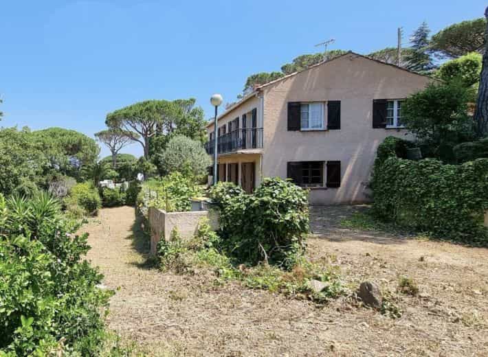 Hus i Sainte-Maxime, Provence-Alpes-Cote d'Azur 10039424