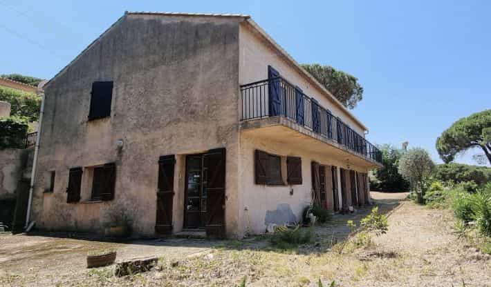 Casa nel Sainte-Maxime, Provenza-Alpi-Costa Azzurra 10039424