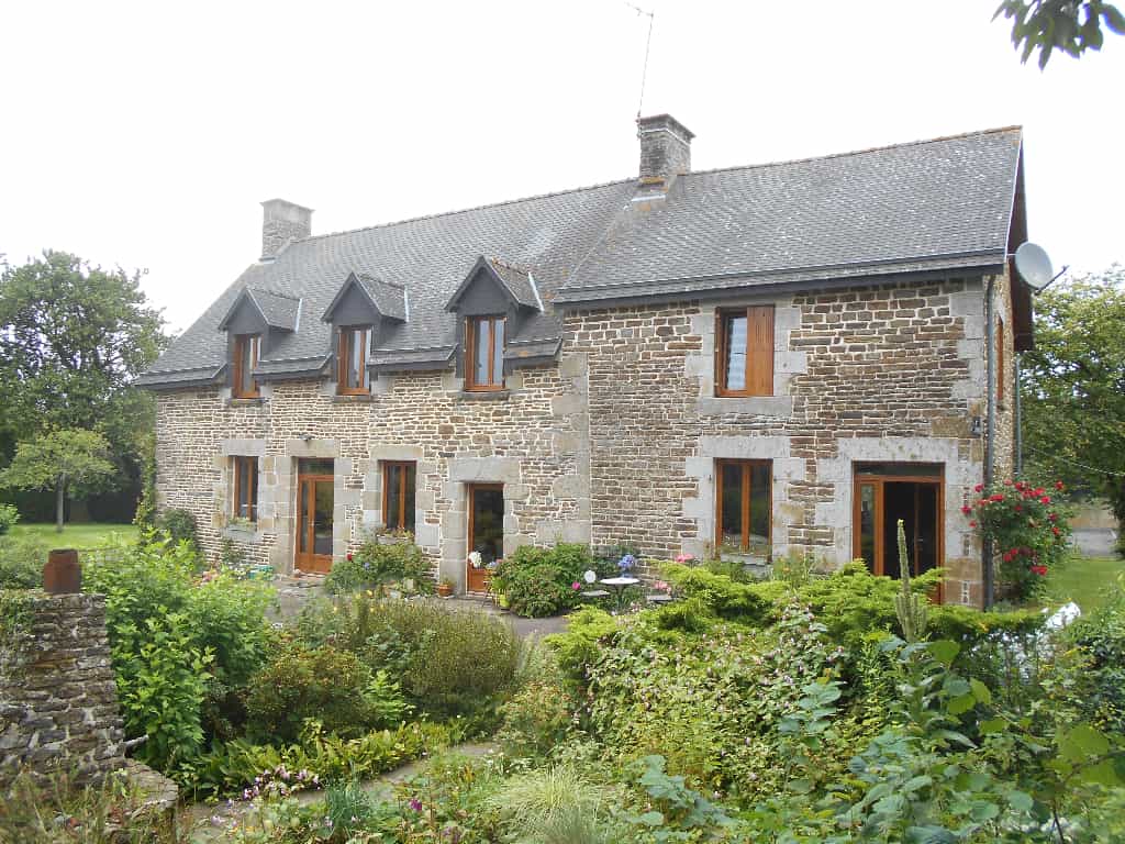 Rumah di Saint-Martin-de-Landelles, Normandie 10039436
