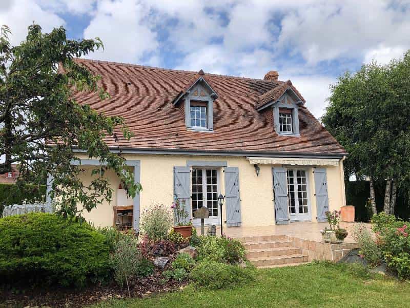rumah dalam Sarceaux, Normandie 10039499