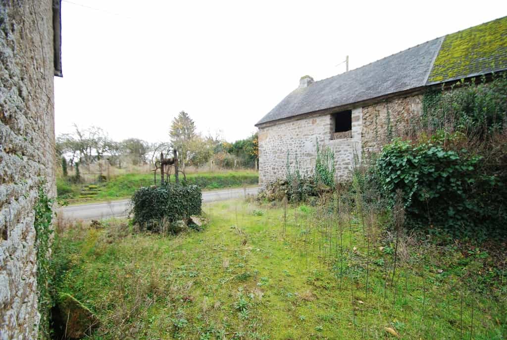 House in Le Housseau-Bretignolles, Mayenne 10039772