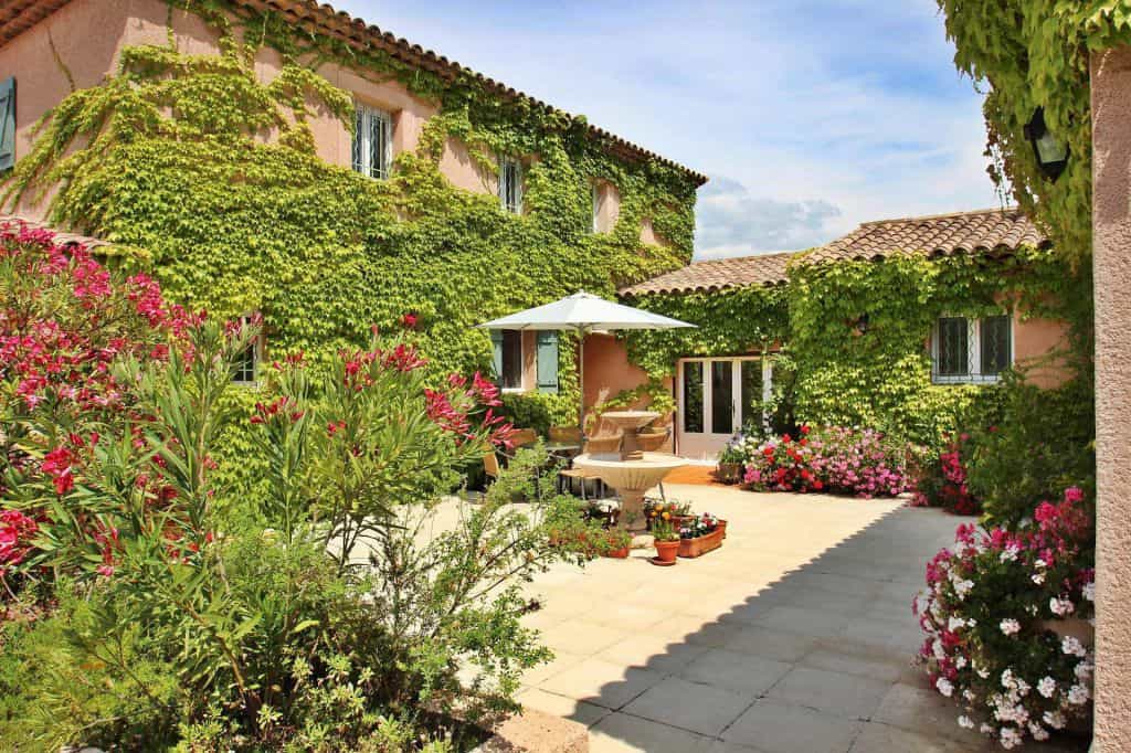 Hus i Montauroux, Provence-Alpes-Cote d'Azur 10039819