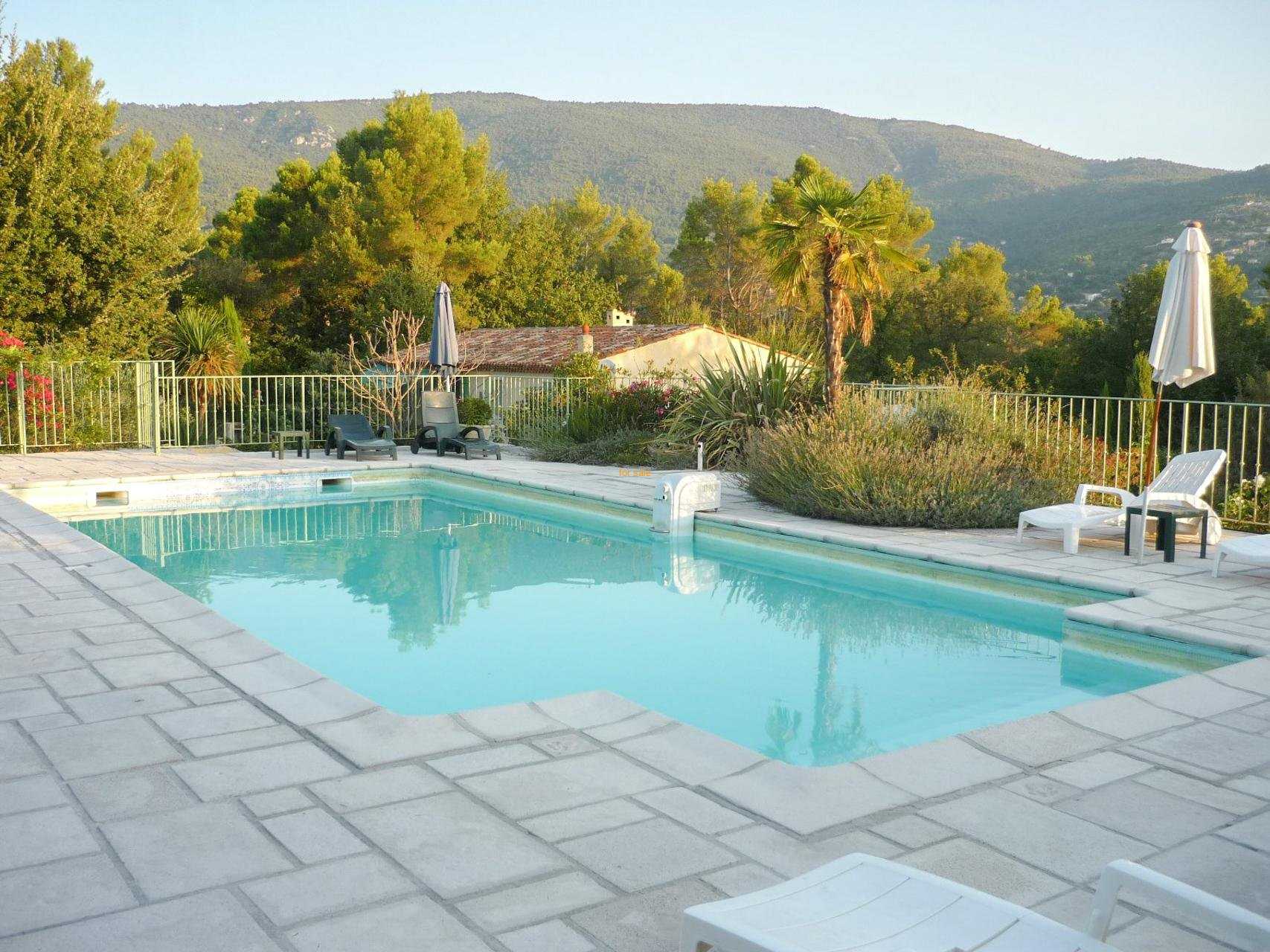 жилой дом в Seillans, Provence-Alpes-Cote d'Azur 10039884