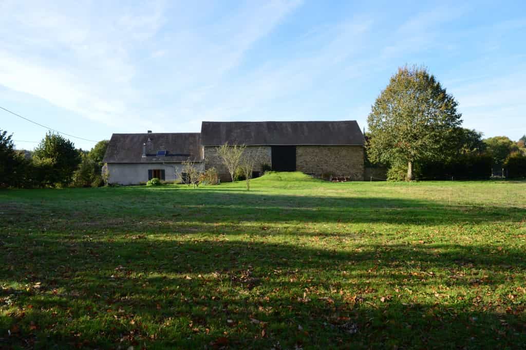집 에 La Croisille-sur-Briance, Nouvelle-Aquitaine 10039896