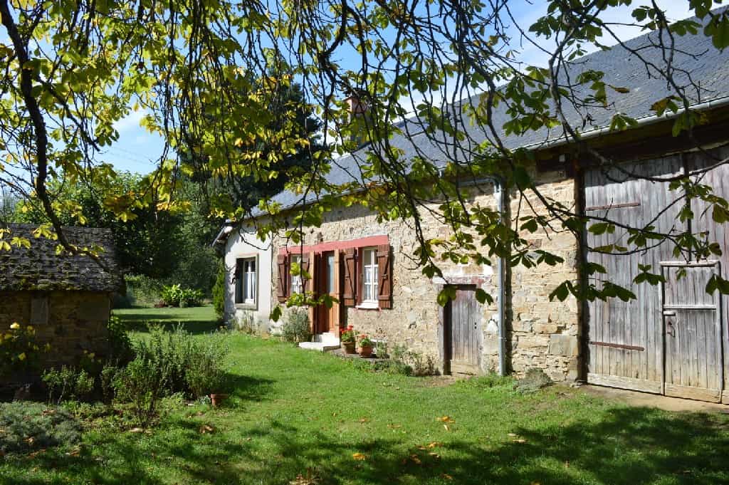 House in La Croisille-sur-Briance, Nouvelle-Aquitaine 10039899