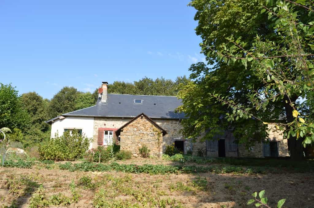 Huis in La Croisille-sur-Briance, Haute-Vienne 10039899