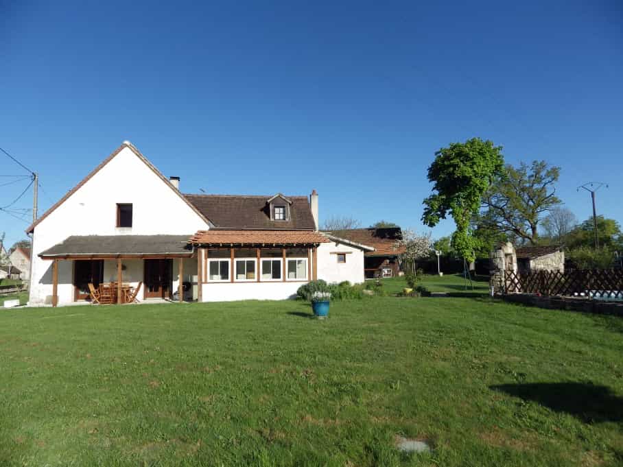 Hus i Bellac, Nouvelle-Aquitaine 10039944