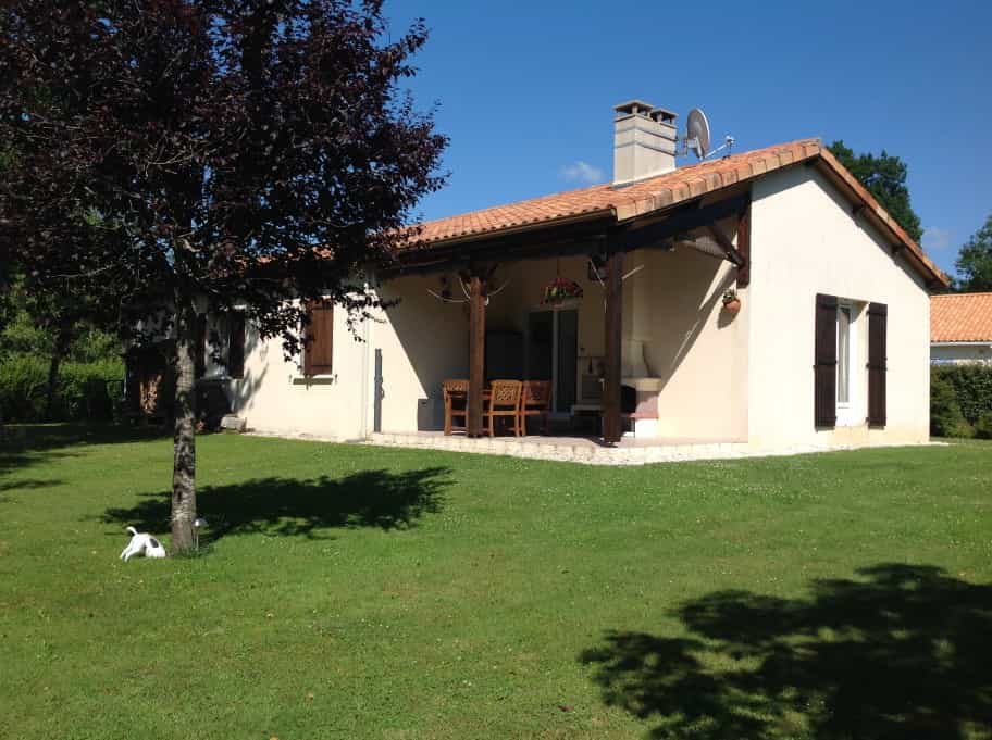 House in Ecuras, Nouvelle-Aquitaine 10039952