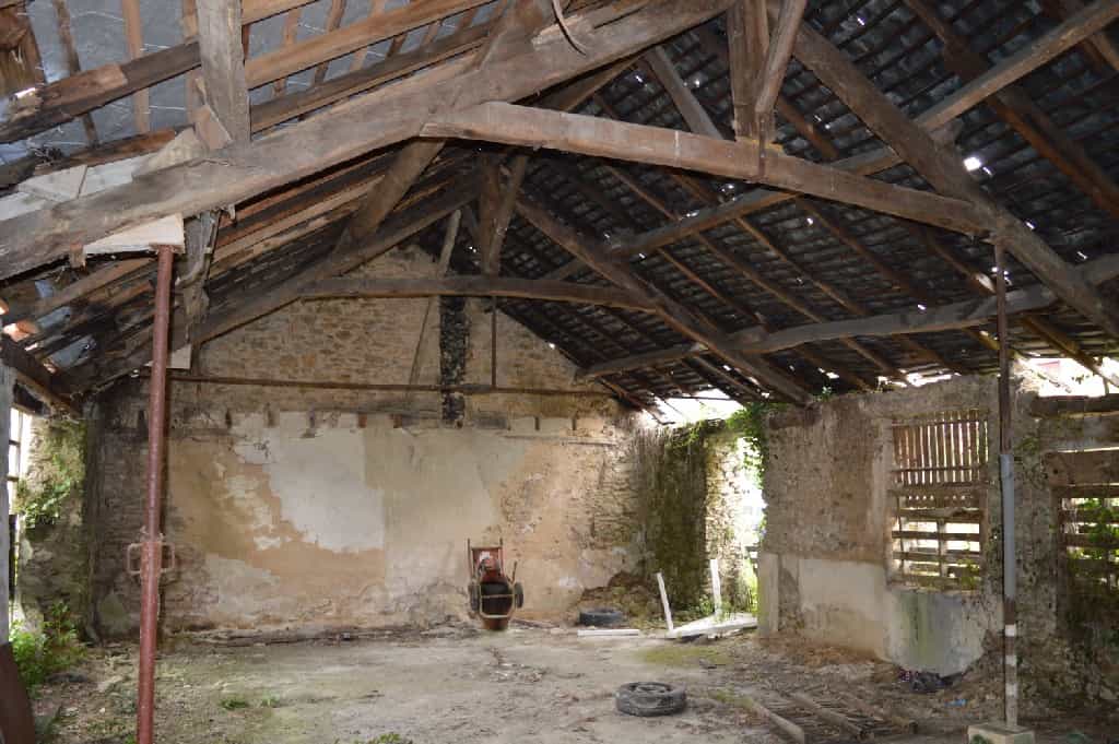 بيت في La Croisille-sur-Briance, Haute-Vienne 10039965