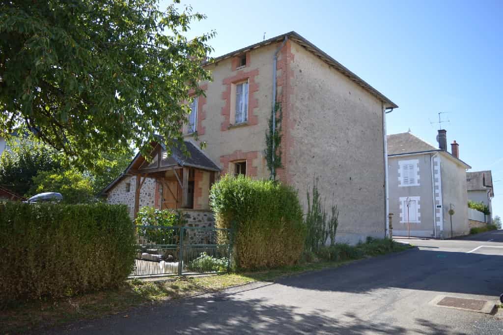 House in La Croisille-sur-Briance, Nouvelle-Aquitaine 10039966