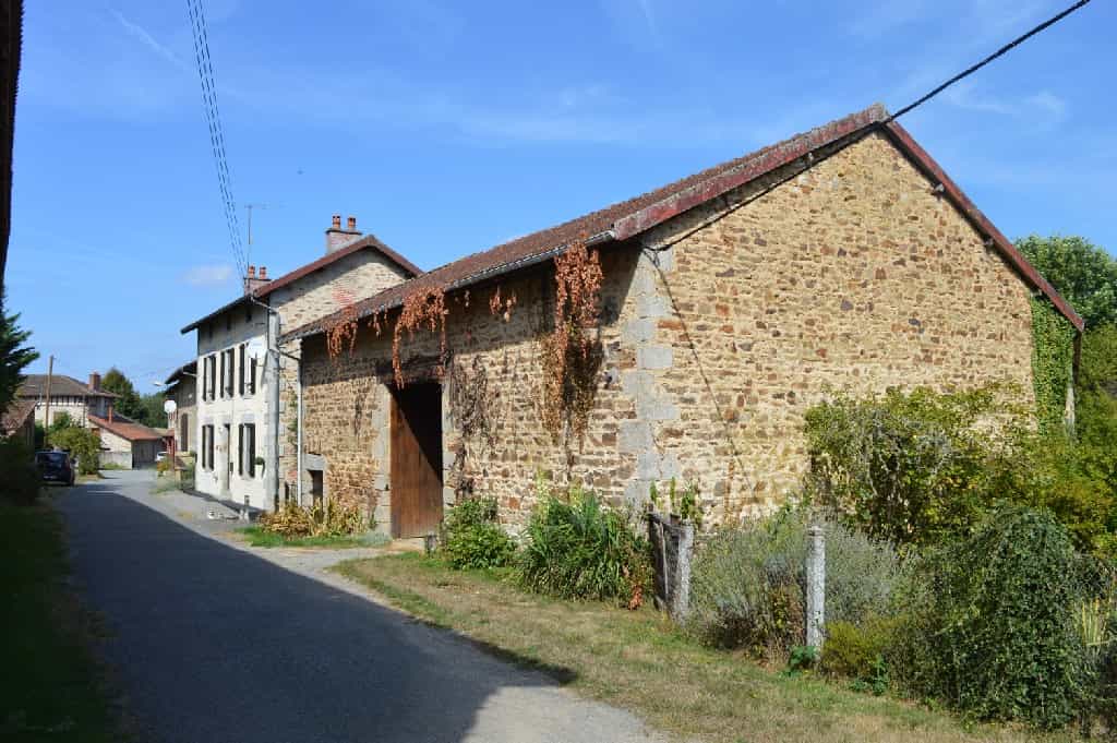 Haus im Saint-Leonard-de-Noblat, Haute-Vienne 10039971