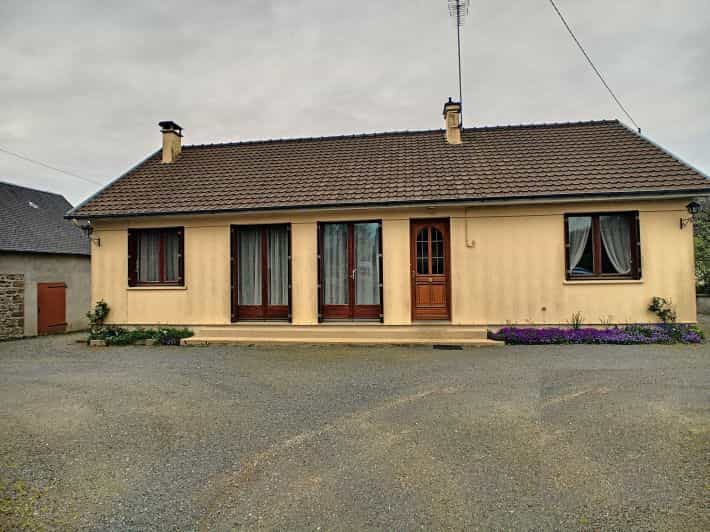 rumah dalam Villedieu-les-Poeles, Normandie 10040006