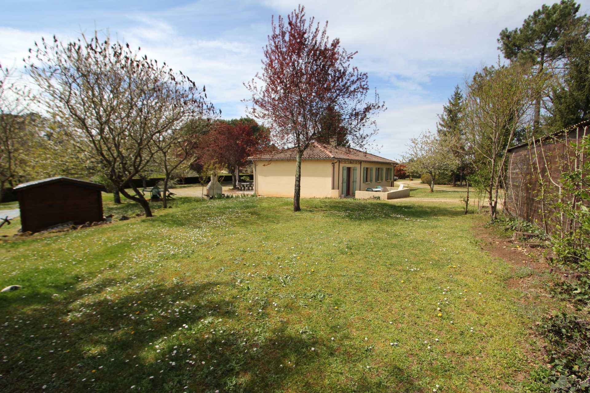 Talo sisään Villefranche-du-Perigord, Dordogne 10040017