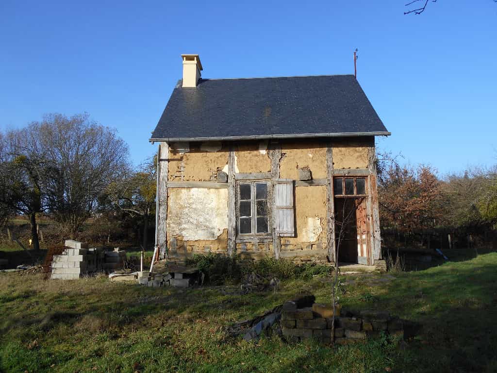 房子 在 Isigny-le-Buat, 諾曼底 10040089