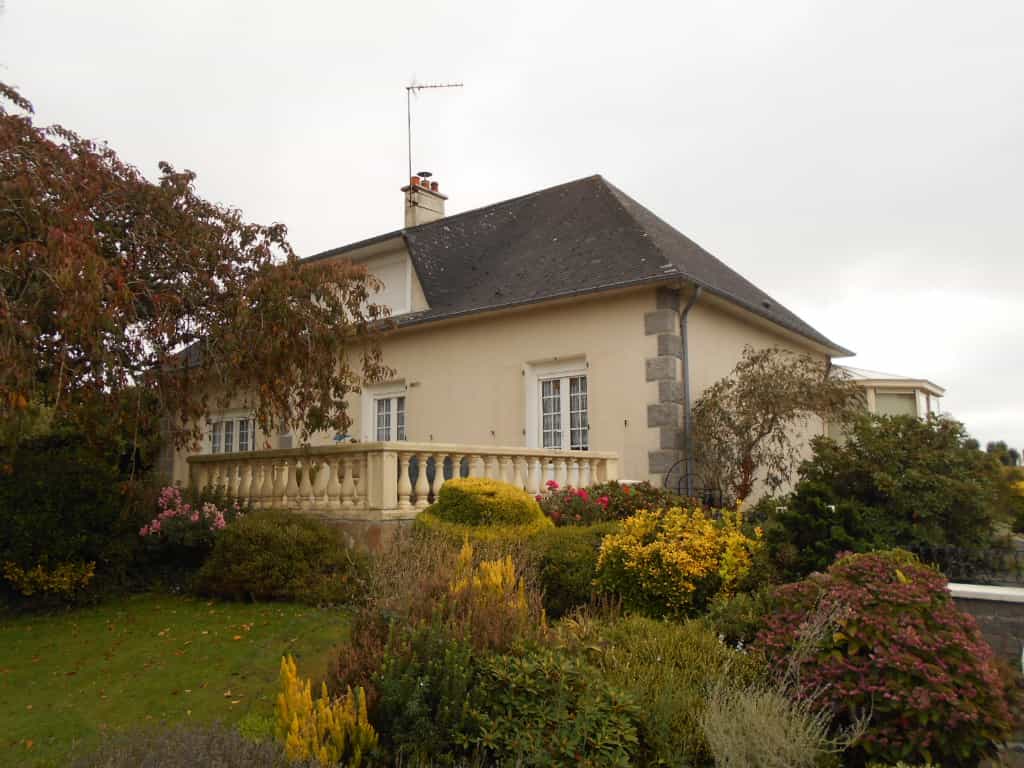 жилой дом в Сен-Мартен-де-Ландель, Нормандия 10040152