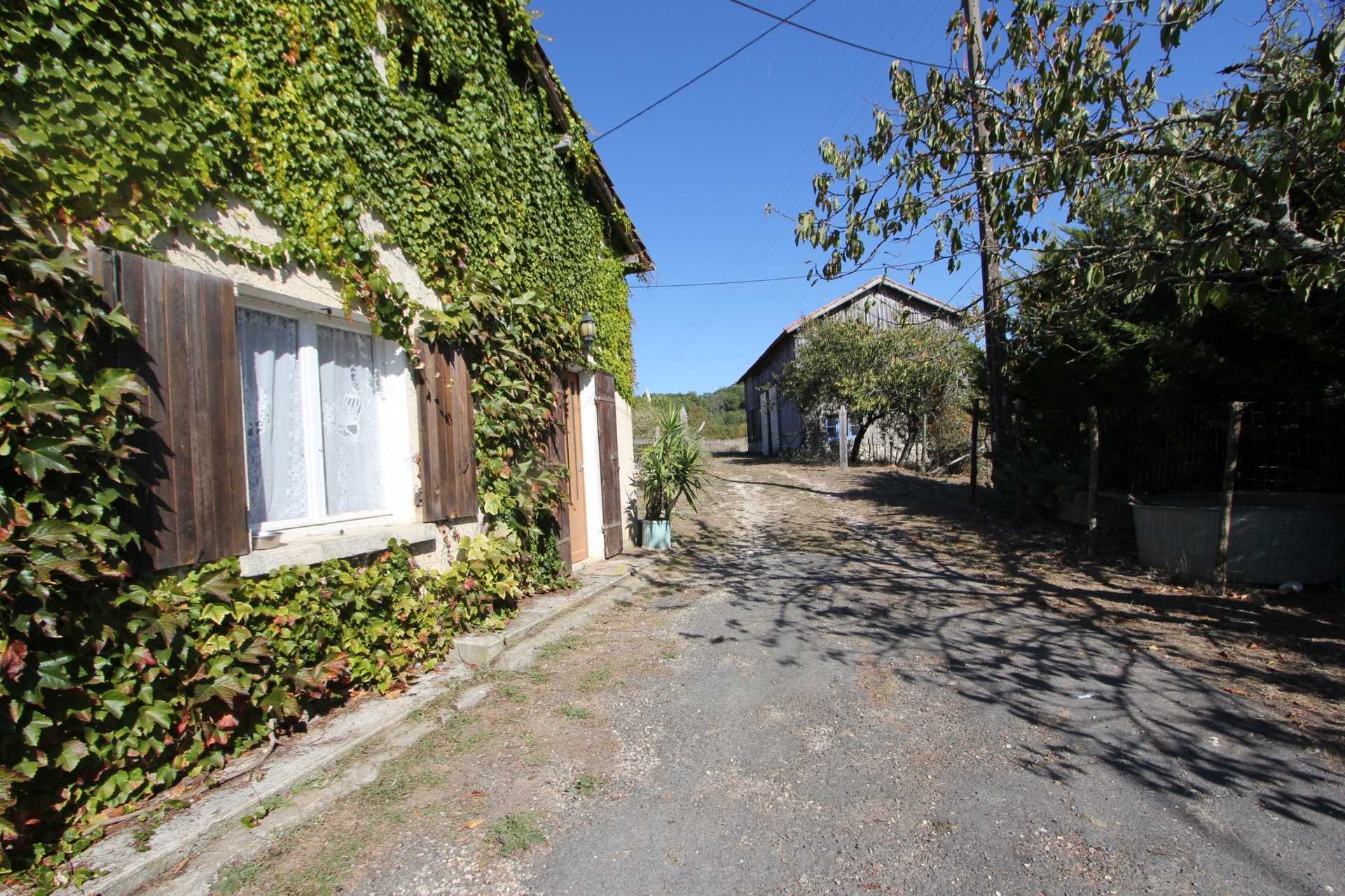 rumah dalam Biron, Dordogne 10040157