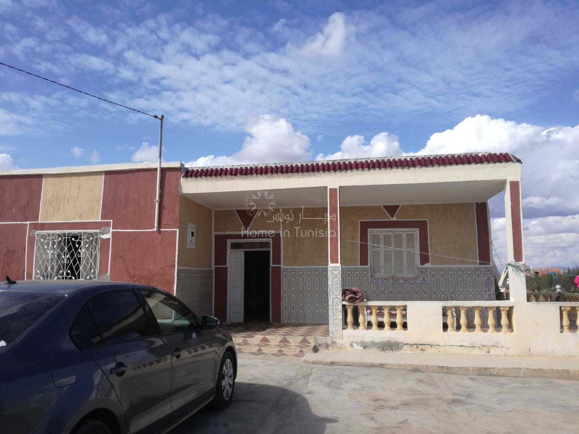 House in El Mhedhba,  10040169