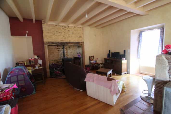 मकान में Belves, Dordogne 10040170