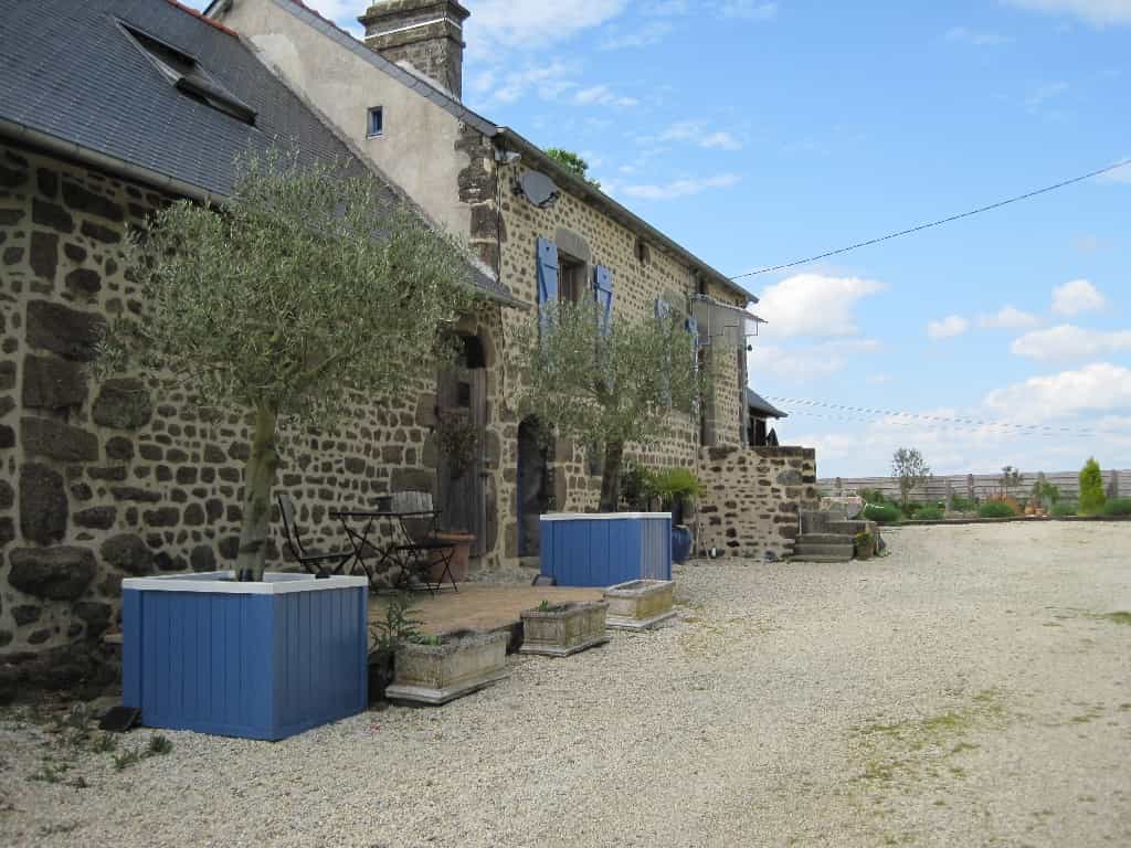 loger dans Lassay-les-Châteaux, Pays de la Loire 10040179