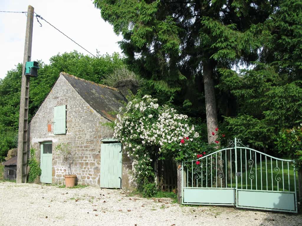 House in Lassay-les-Chateaux, Mayenne 10040179
