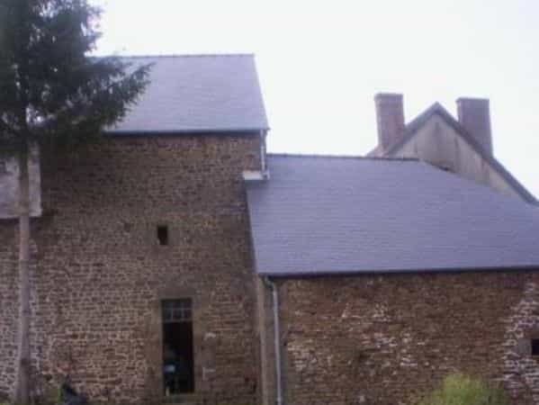 House in Couesmes-Vauce, Mayenne 10040198