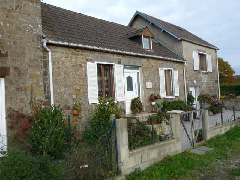 Будинок в La Coulonche, Нормандія 10040223
