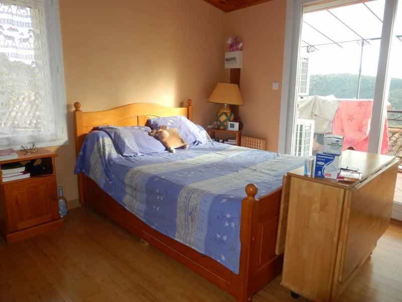 casa no Cravos, Provença-Alpes-Costa Azul 10040230