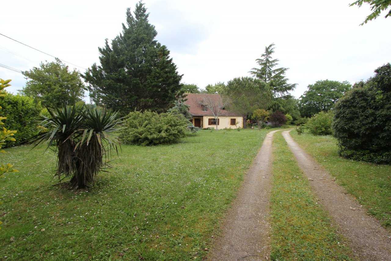 بيت في Coux-et-Bigaroque, Dordogne 10040301