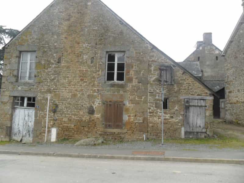 casa en Ambrières-les-Vallées, Países del Loira 10040358
