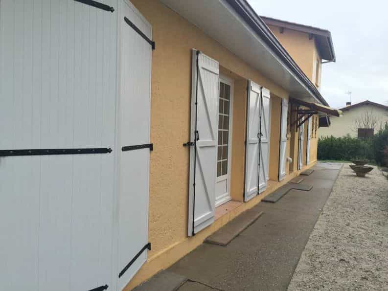 House in Le Haillan, Nouvelle-Aquitaine 10040381