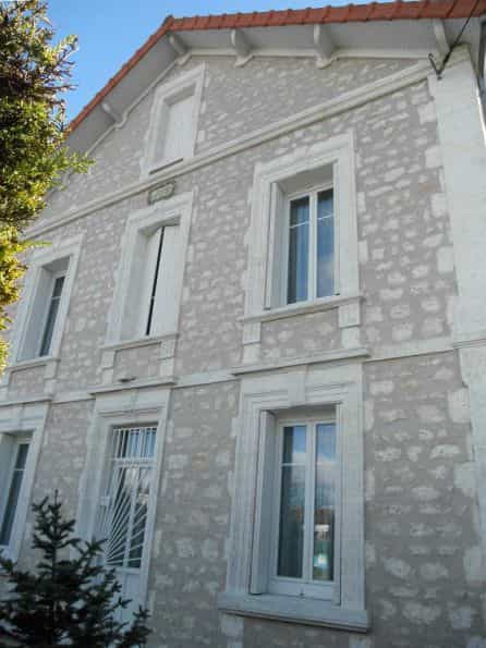 Hus i Saint-Michel, Nouvelle-Aquitaine 10040385
